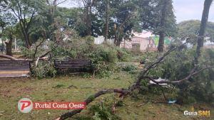 Temporal causa estragos em São Miguel do Iguaçu na madrugada desta segunda-feira