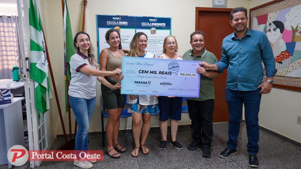 Deputado Batatinha visita escolas em Foz do Iguaçu e entrega R$ 300 mil em recursos
