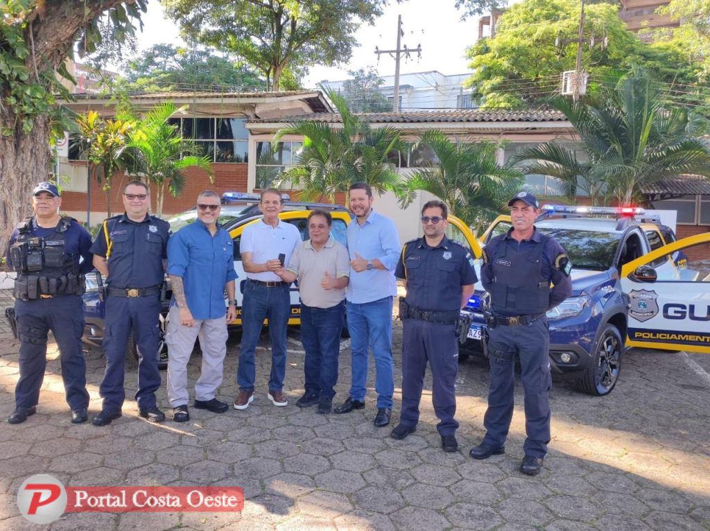 Deputado Batatinha entrega mais duas viaturas para reforçar a segurança em Foz do Iguaçu