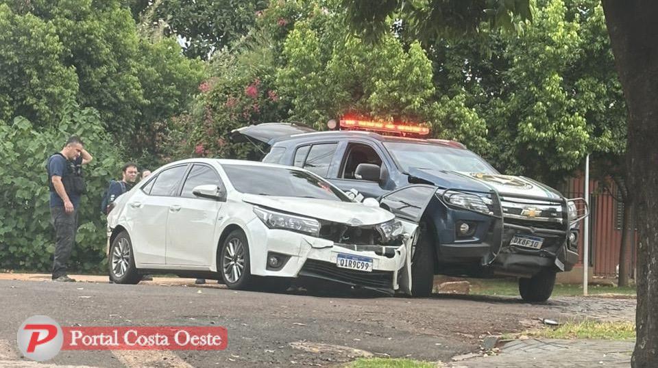 Cenas de filme: Homem foge da Receita em São Miguel, causa acidente e vai preso