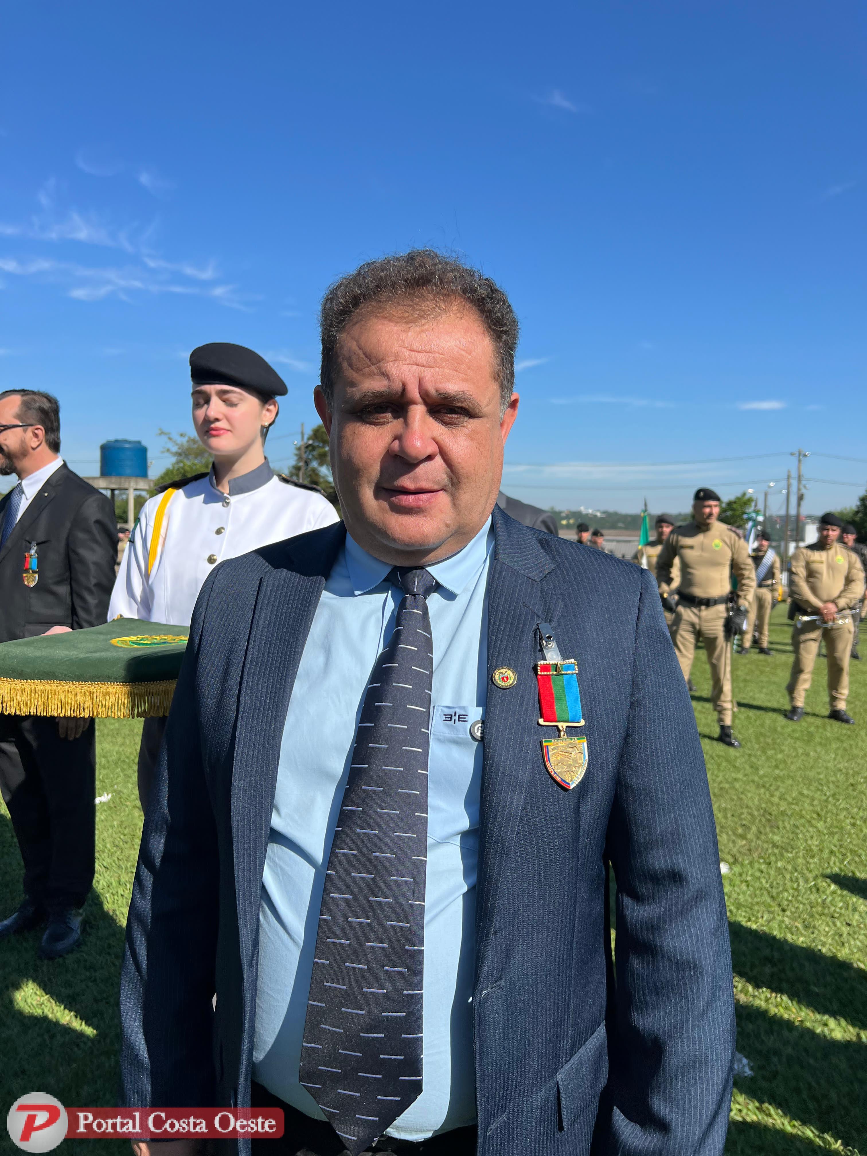 Deputado Batatinha participa da celebração dos 40 anos do 14º BPM e recebe Medalha Sentinelas da Fronteira em Foz do Iguaçu