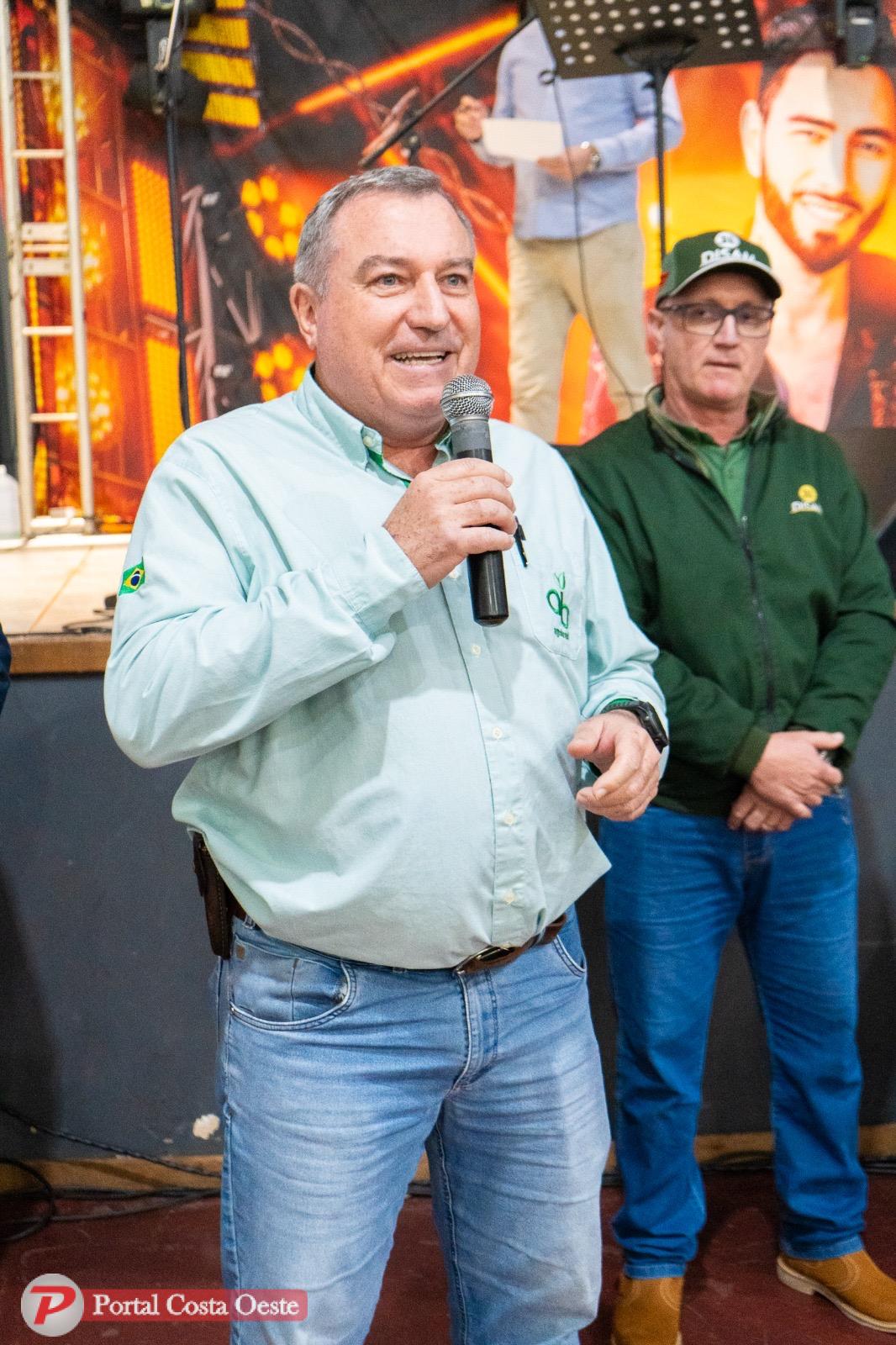 Santa Terezinha de Itaipu celebra oficialmente o Dia do Agricultor com festa e homenagens