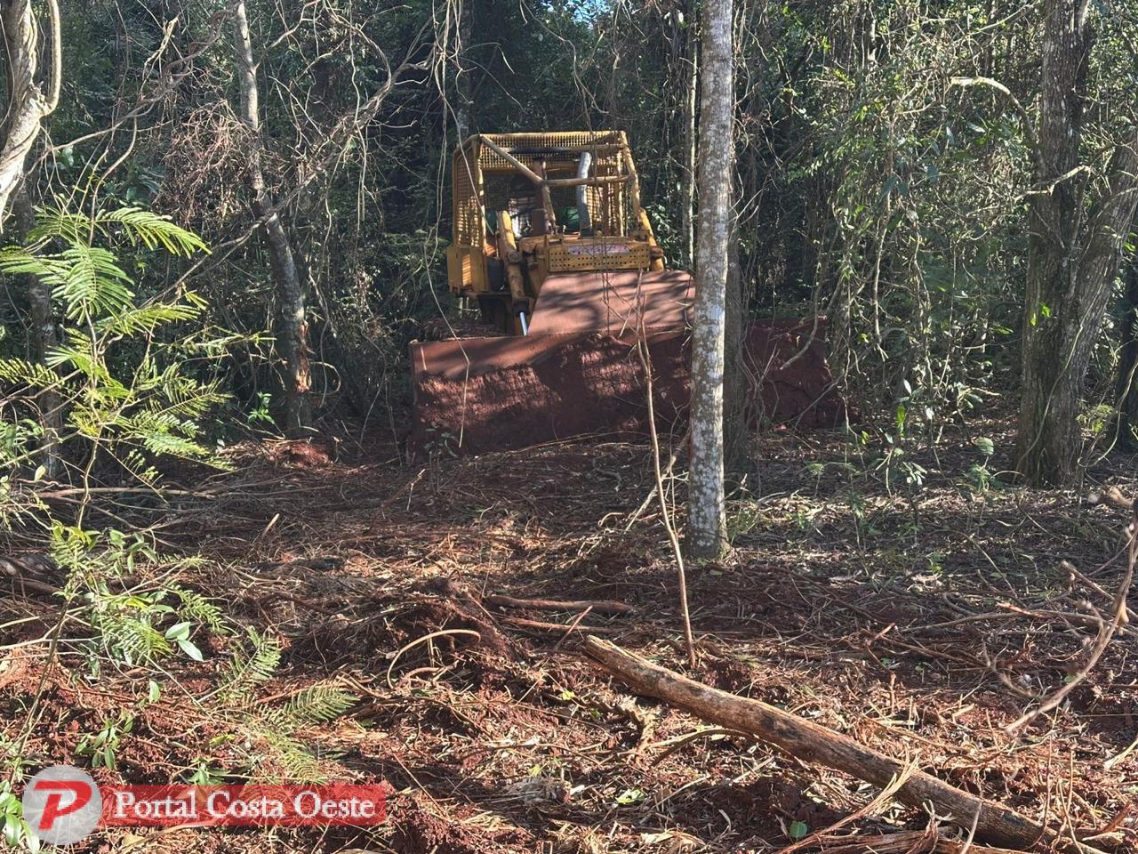 São Miguel: Ação integrada apreende trator usado em suposto apoio a portos clandestinos
