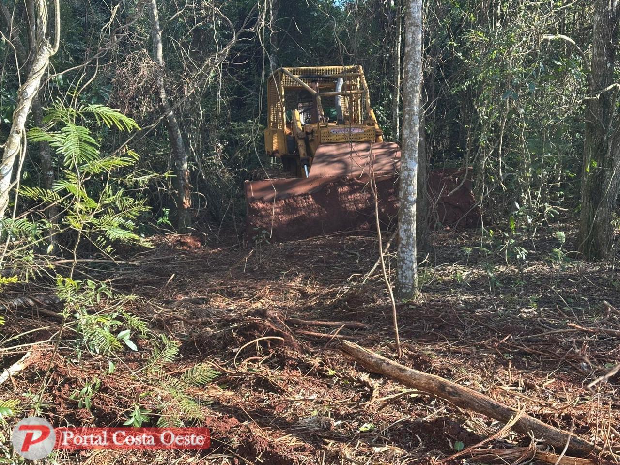 São Miguel: Ação integrada apreende trator usado em suposto apoio a portos clandestinos