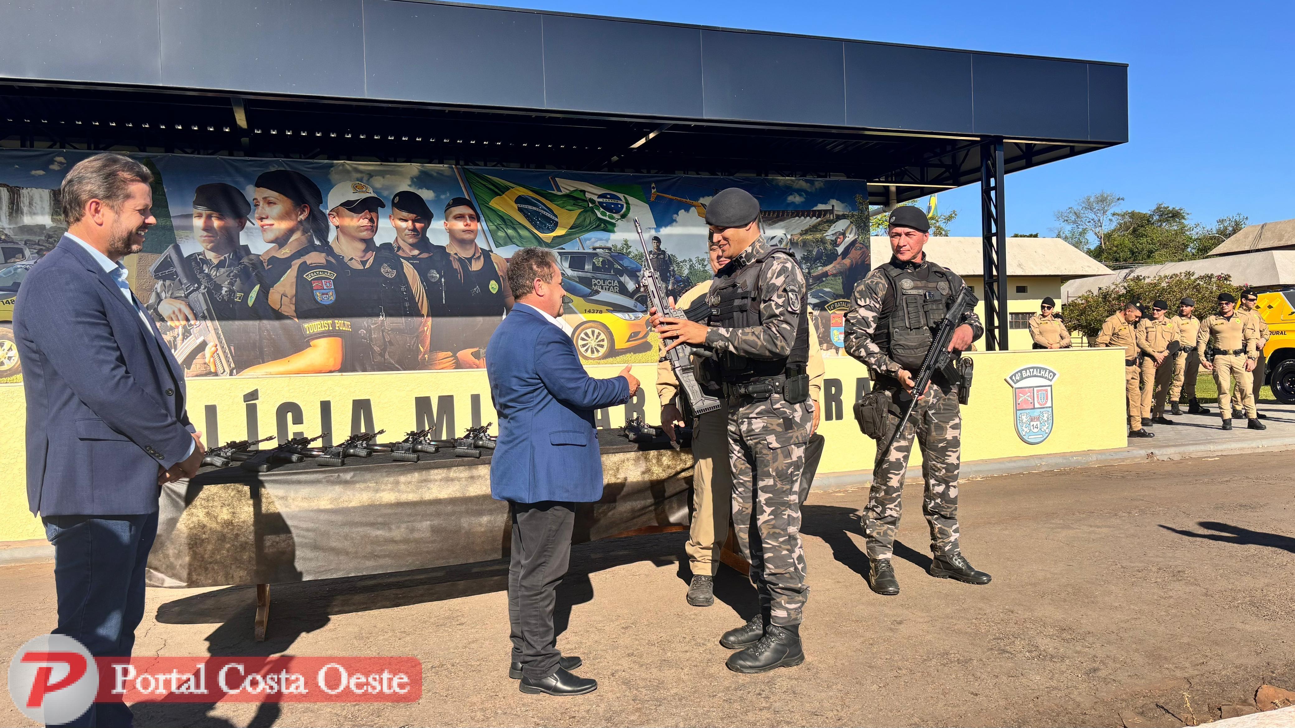 Polícia Militar de Foz do Iguaçu recebe armamento por indicação do deputado Batatinha