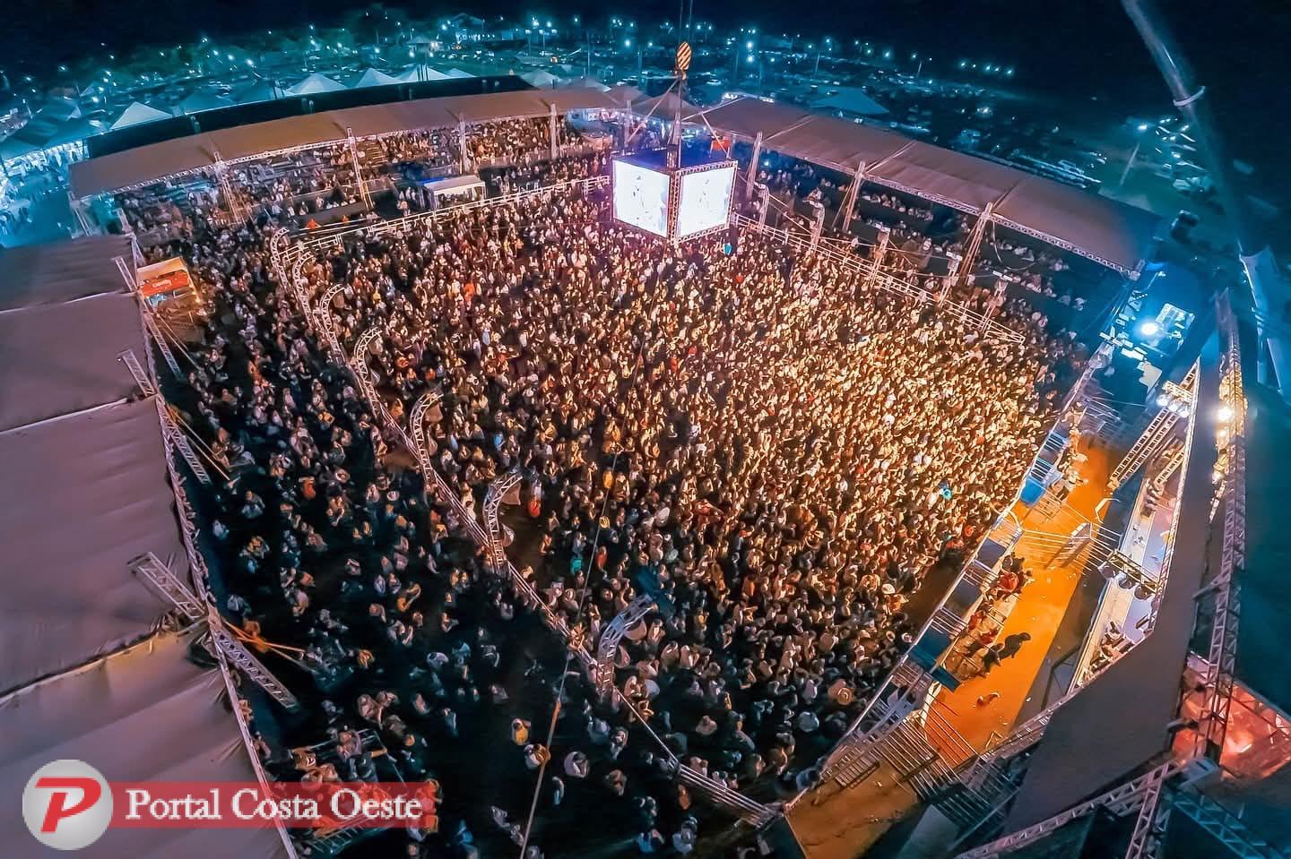 Montarias, música e emoção: Rodeio Show de Santa Terezinha atrai 90 mil pessoas em quatro dias de festa