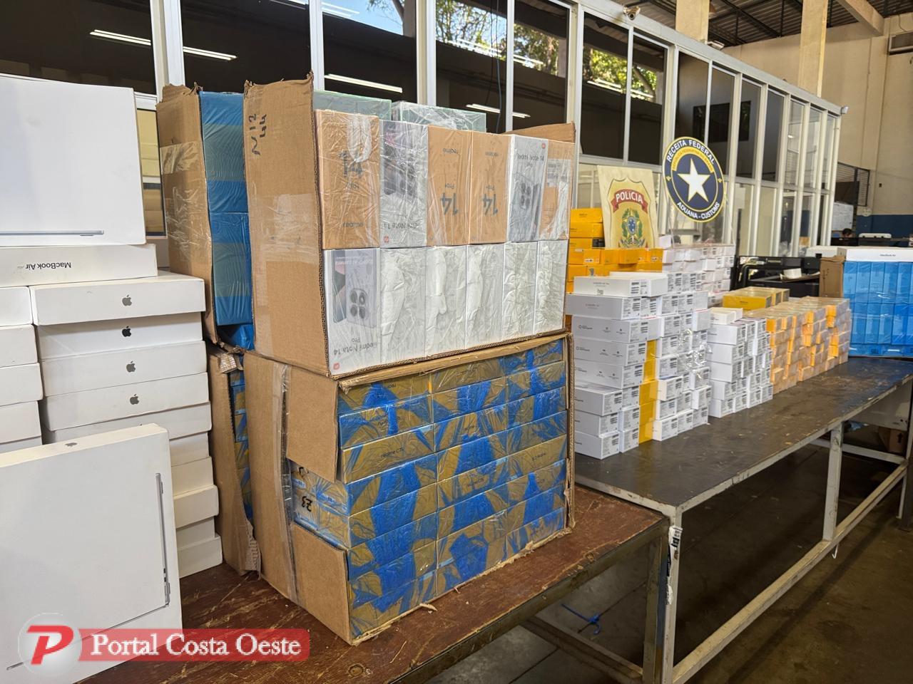 R$ 1,5 milhão em eletrônicos escondidos em carga de frango é apreendido em Medianeira