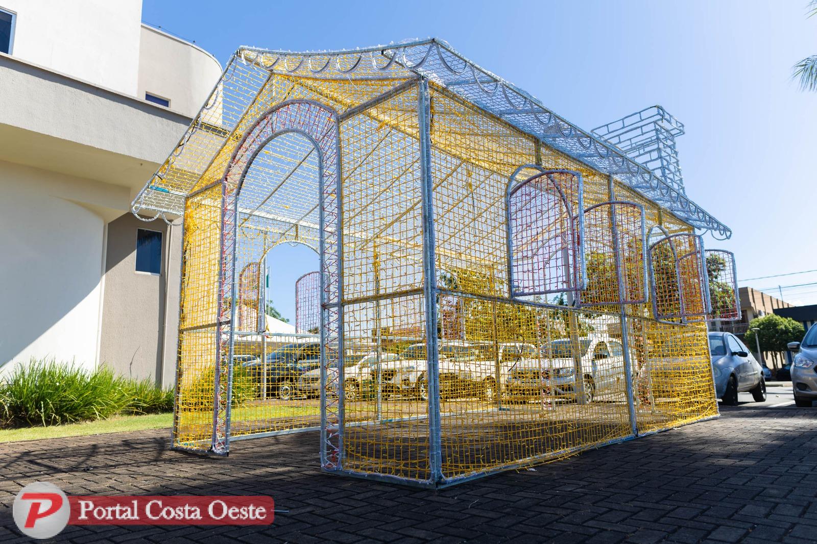 Montagem do Natal Mágico 2025 já começou em Santa Terezinha de Itaipu; abertura oficial será no dia 6 dezembro