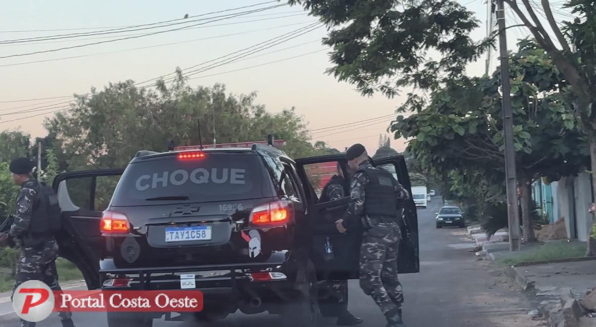 Operação da Polícia Civil de São Miguel prende dois e mira quadrilha de roubos na BR-277