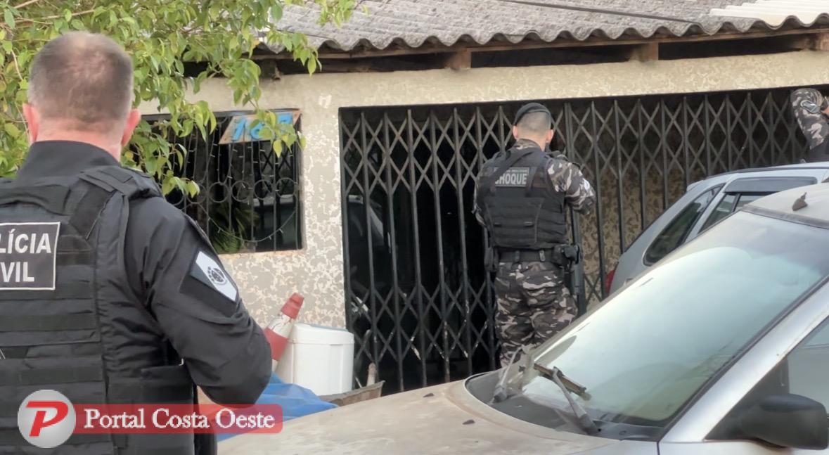 Operação da Polícia Civil de São Miguel prende dois e mira quadrilha de roubos na BR-277