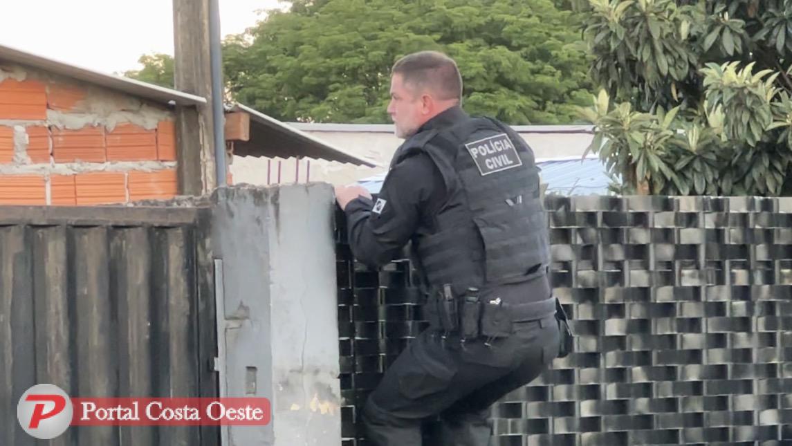 Operação da Polícia Civil de São Miguel prende dois e mira quadrilha de roubos na BR-277