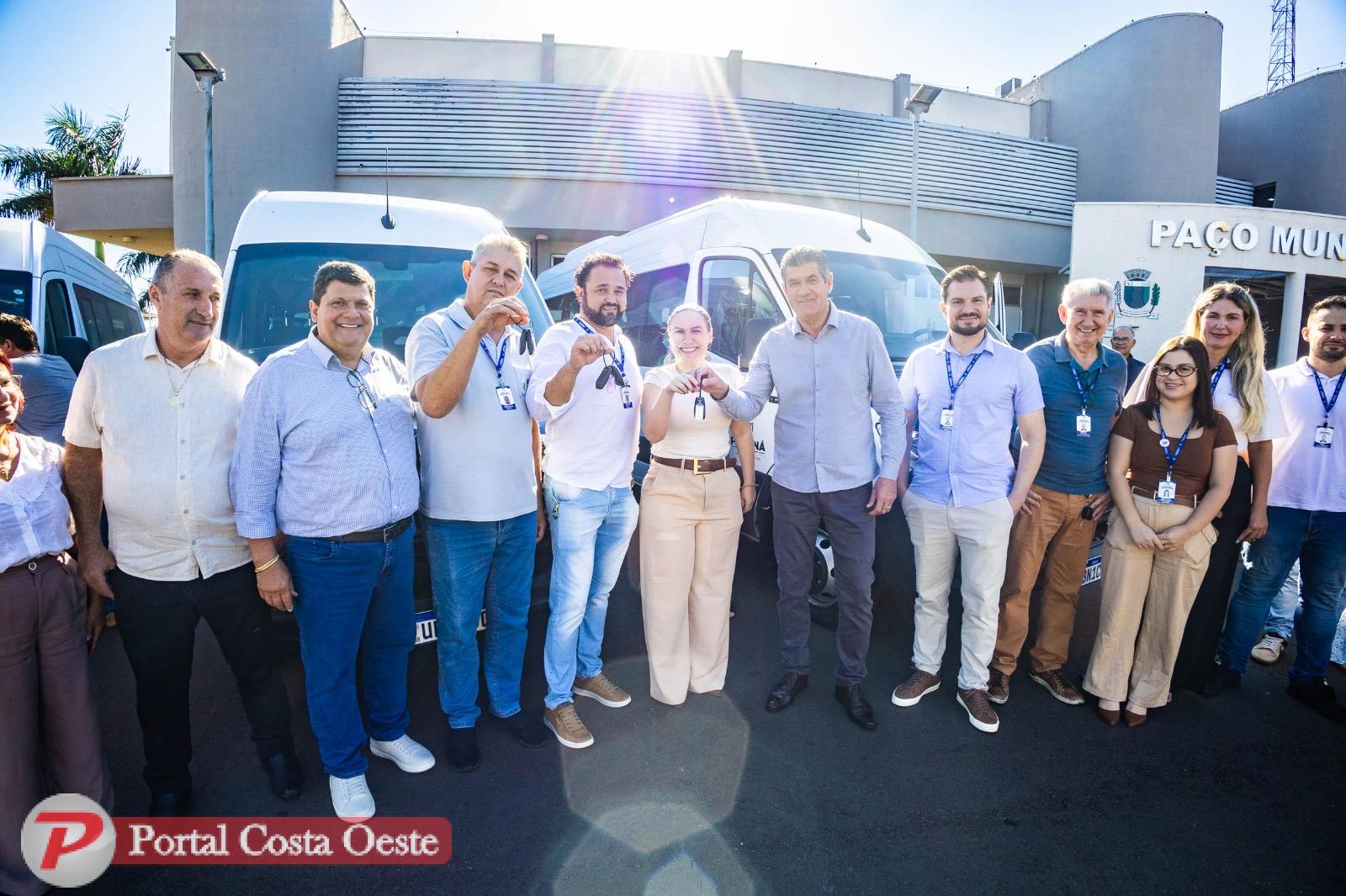 Prefeitura de Santa Terezinha de Itaipu entrega veículos e equipamentos e ultrapassa R$ 3 milhões em investimentos