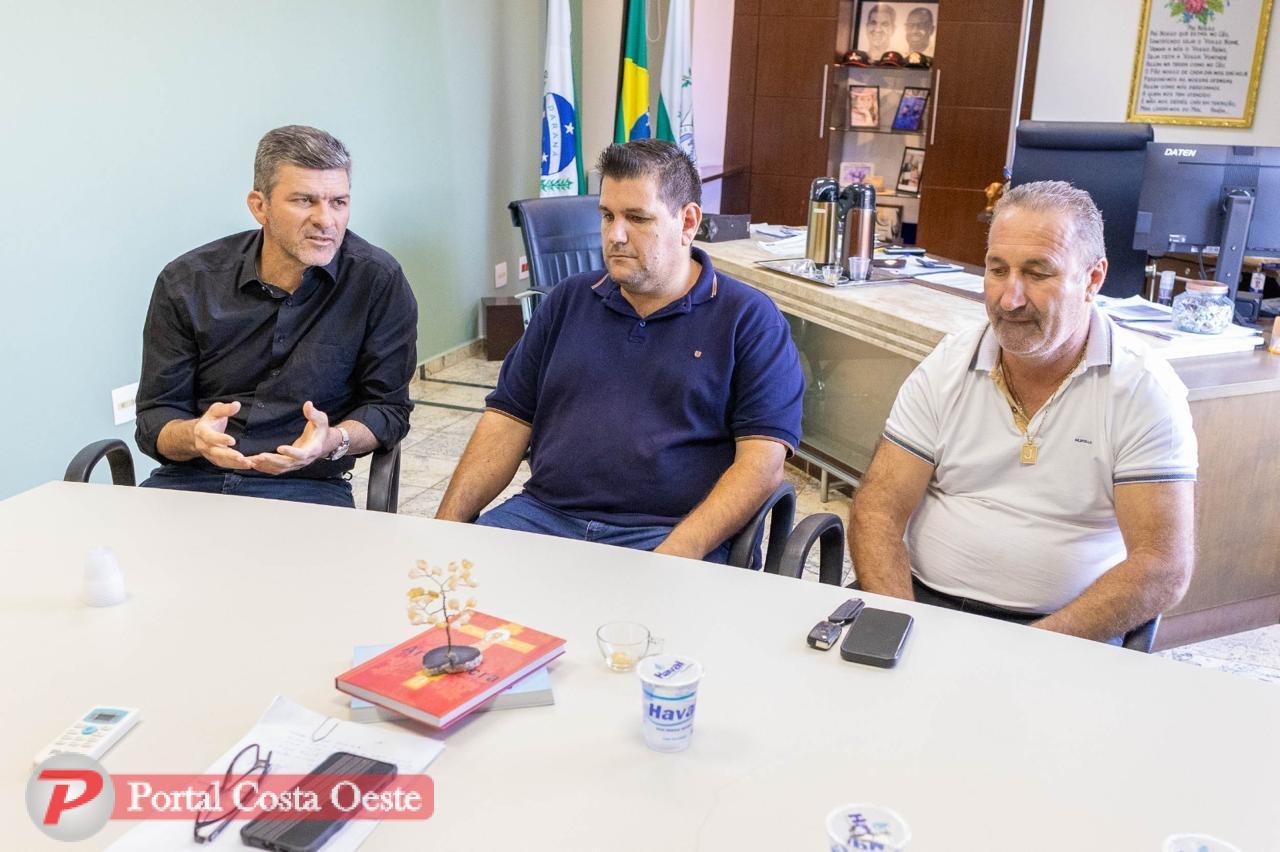 Quedas constantes de energia são tema de reunião entre Prefeitura e Copel em Santa Terezinha de Itaipu