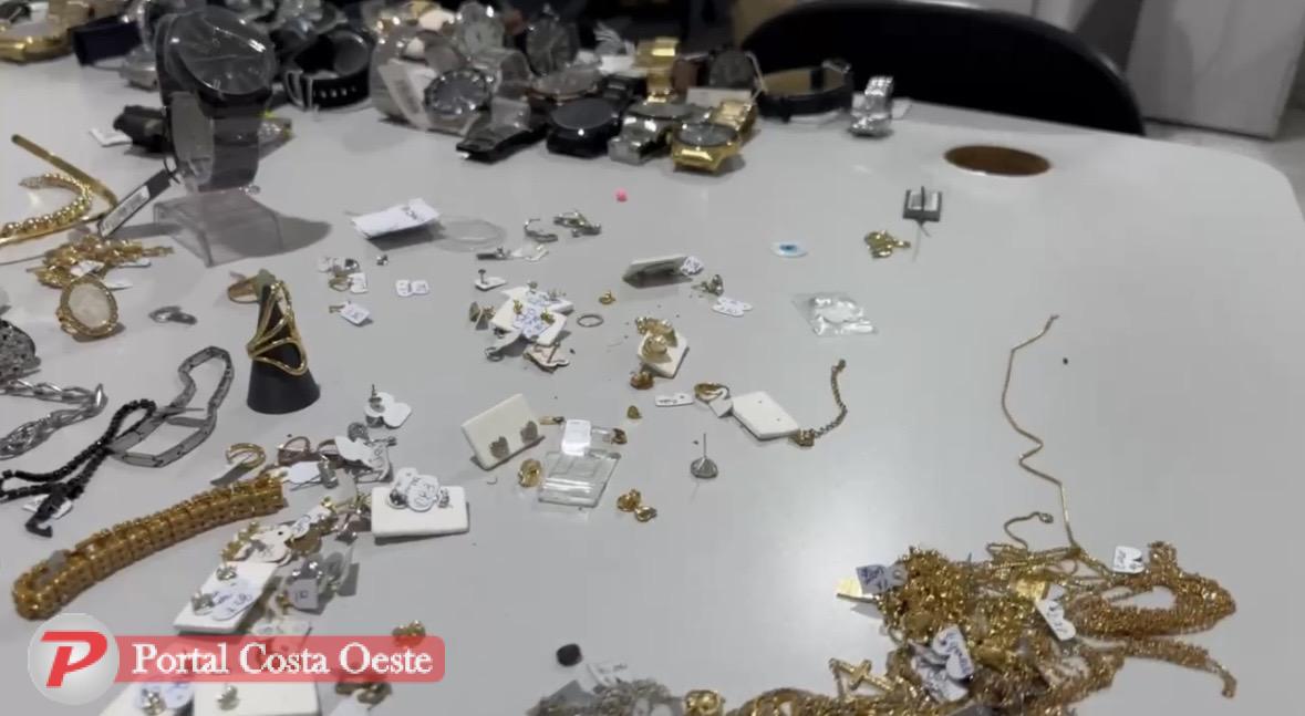 Joias recuperadas pela Polícia após assalto a joalheria passam de R$ 70 mil em São Miguel do Iguaçu