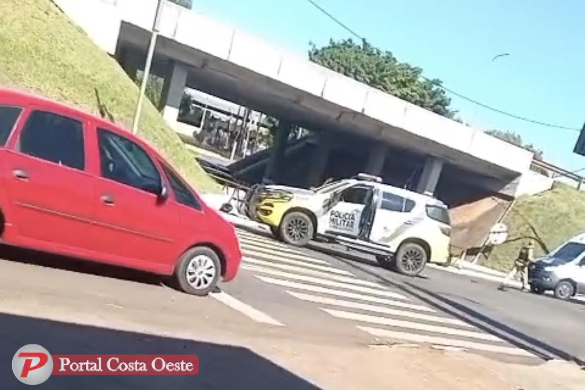 Jovem morre após colisão contra van da prefeitura durante fuga da PM em Santa Terezinha de Itaipu