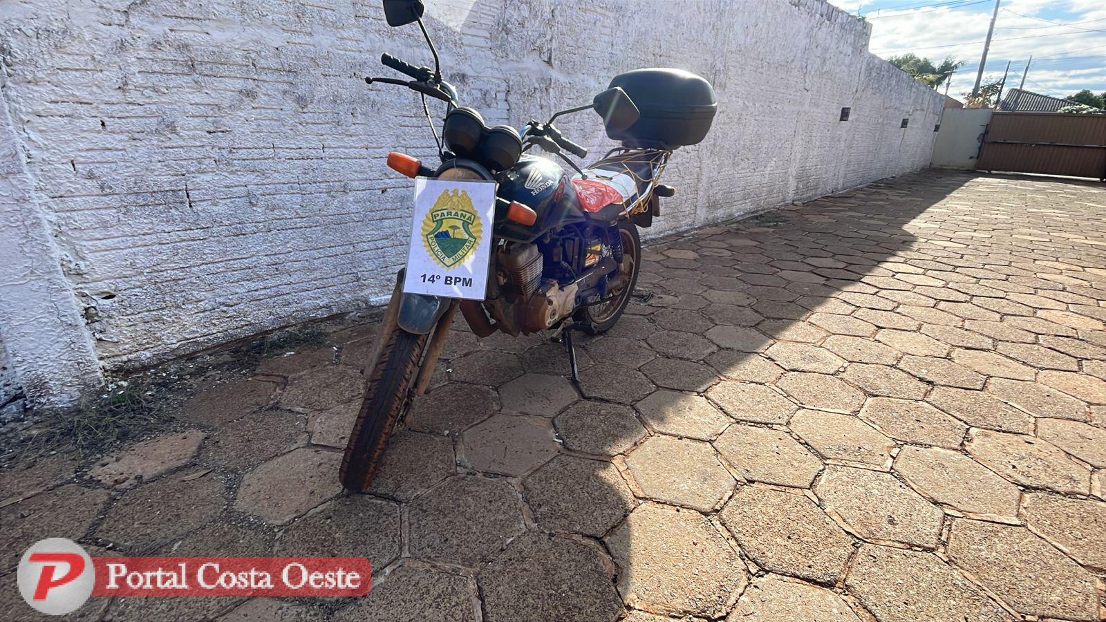 Motocicleta com alerta de furto é recuperada pela PM em plantação de mandioca em Santa Terezinha de Itaipu