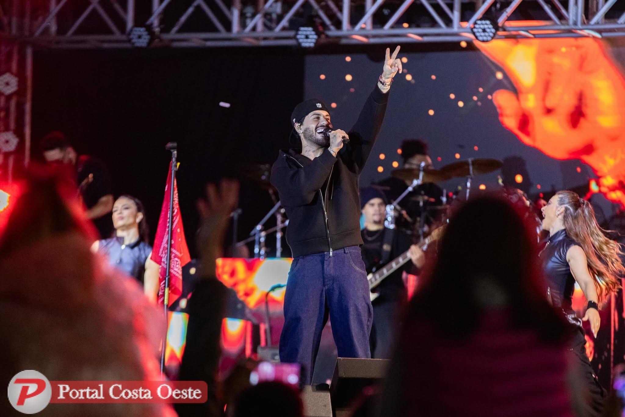 Zé Felipe arrasta multidão na abertura da 46ª Fartal em Foz do Iguaçu