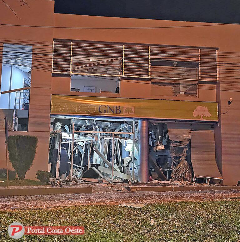 Mega-assalto no Paraguai: quadrilha explode bancos, rende policiais e cerca cidade de Santa Rita