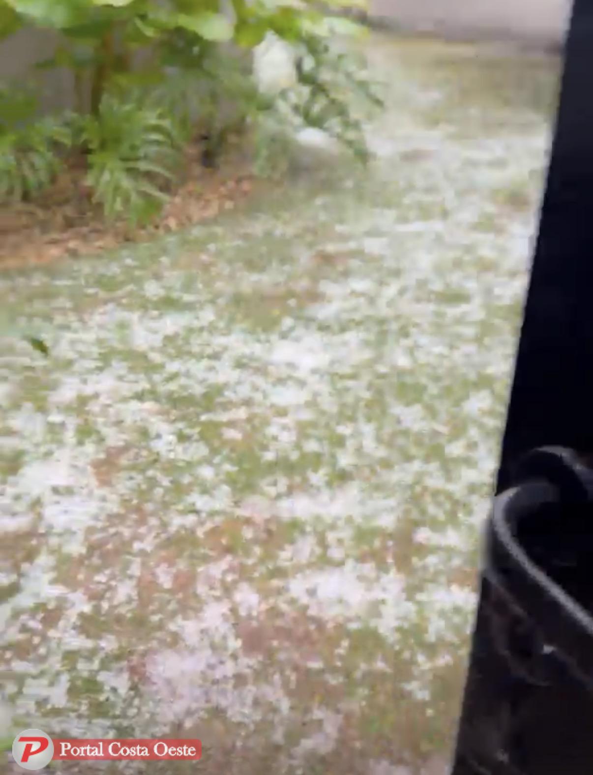 Tempestade de granizo atinge São Miguel do Iguaçu na tarde desta terça-feira